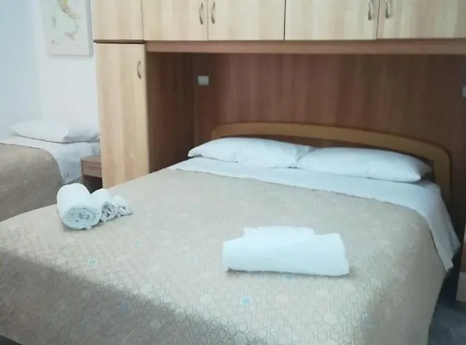 Rosy House לינה וארוחת בוקר 3*