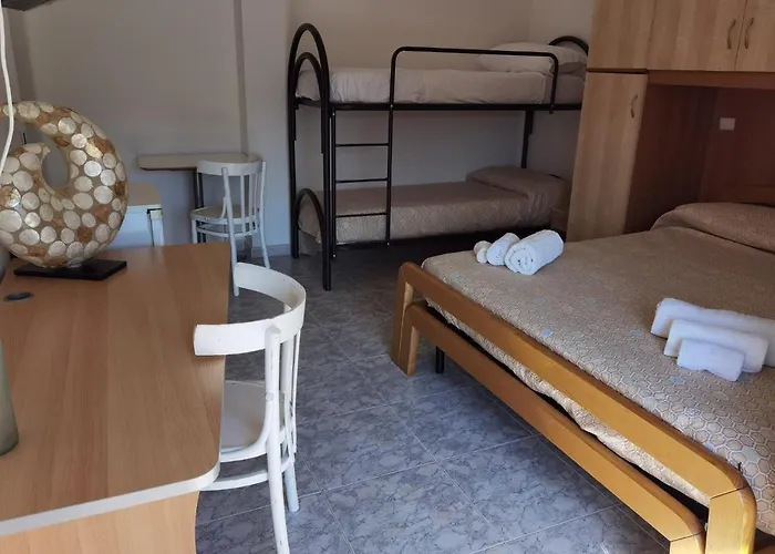 לינה וארוחת בוקר Rosy House