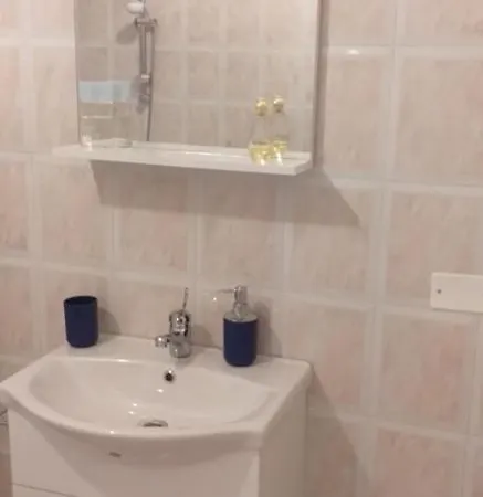 Rosy House ベッド・アンド・ブレックファスト スカレア